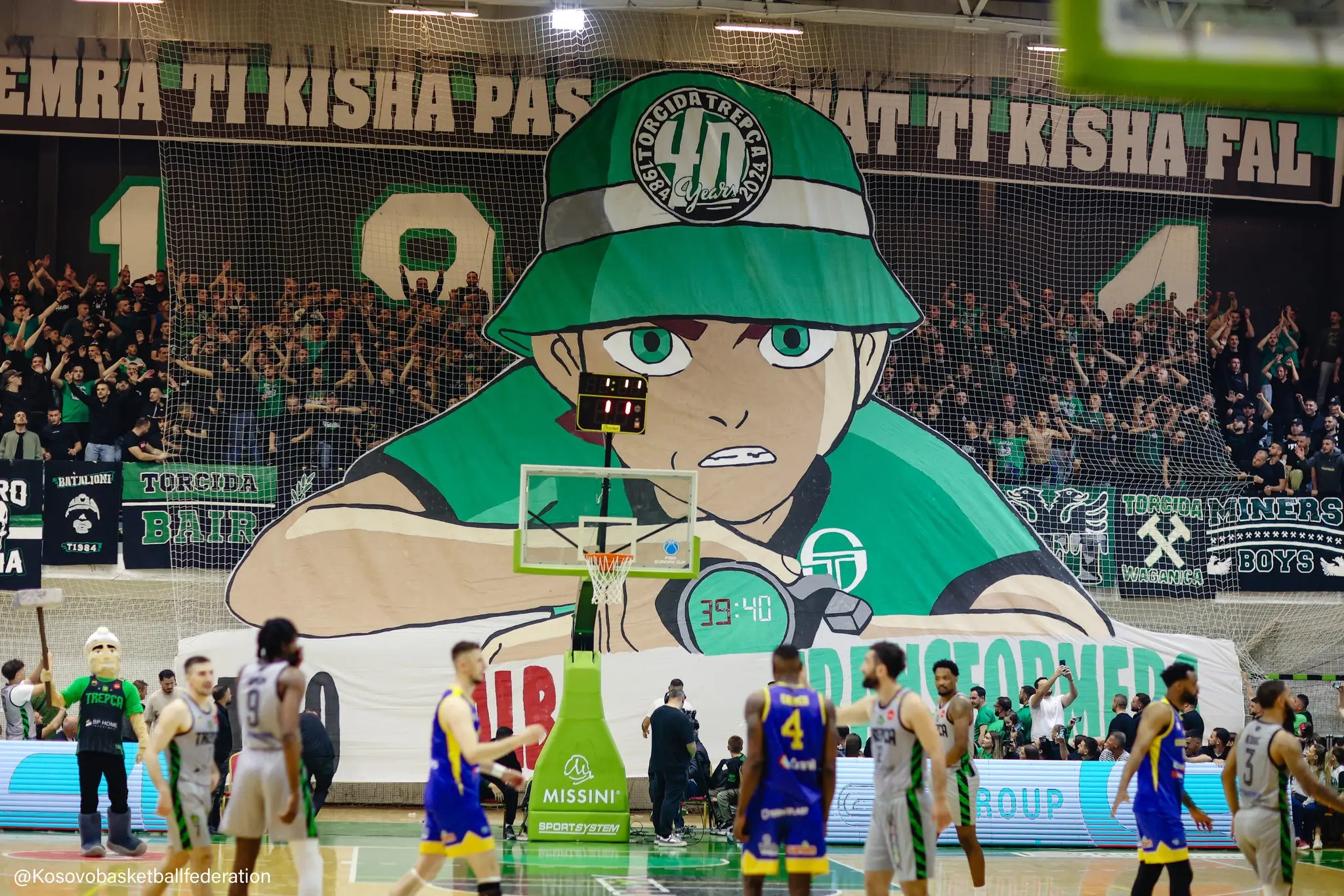 Pamje nga ndeshja Trepça - Golden Eagle Ylli (Finalja 1)